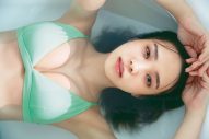 櫻坂46・小林由依、2nd写真集『意外性』より“女神降臨”水着カットを初公開 - 画像一覧（2/3）