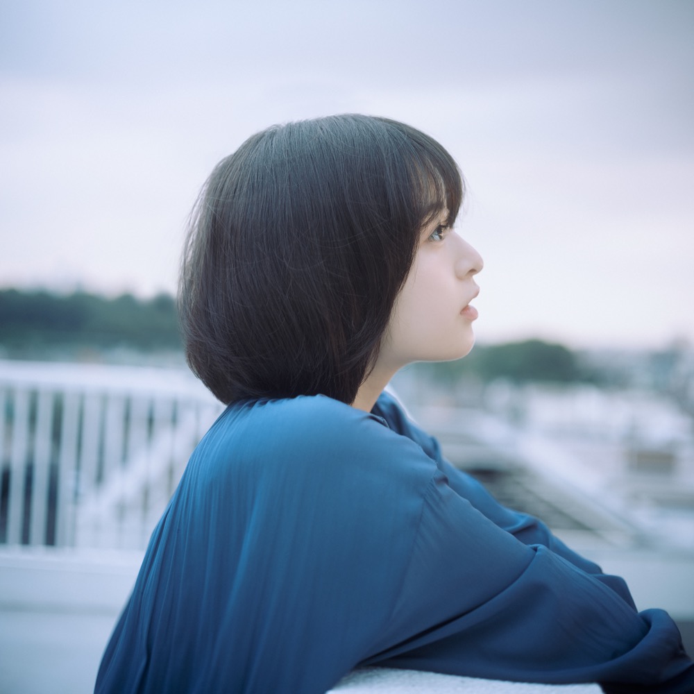 森七菜、YOASOBI・Ayaseプロデュースの新曲「深海」MVを本日プレミア公開 - 画像一覧（1/2）