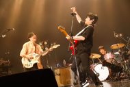 「バカリズムー!!」フジファブリックのワンマンライブに、バカリズムがシークレットゲスト出演 - 画像一覧（3/10）