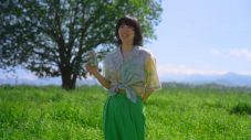 あいみょんが、「青春と青春と青春」を弾き語る“淡麗グリーンラベル”新TVCM、7月1日よりOA - 画像一覧（2/5）