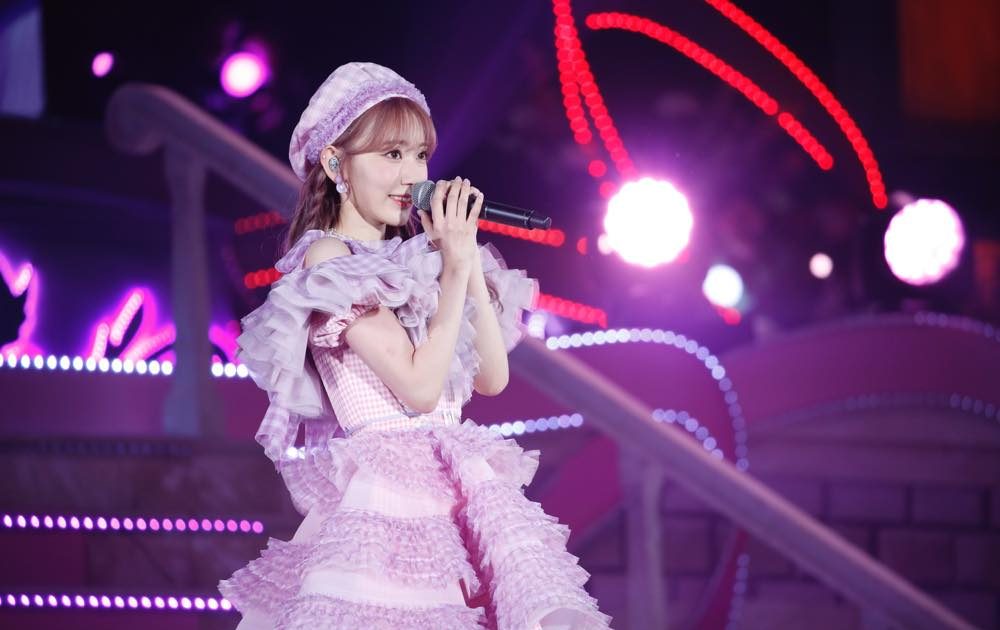 宮脇咲良、HKT48卒業コンサートが大盛況！ IZ*ONE曲の披露や、指原莉乃