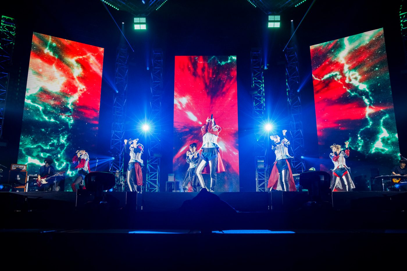 BiSH、大阪城ホール公演より新曲「STACKiNG」ライブ映像公開 - 画像一覧（1/1）
