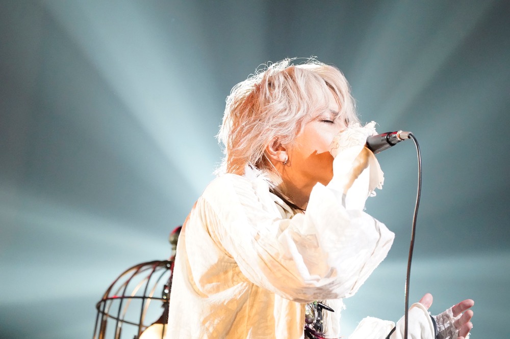HYDE『20th Orchestra Tour HYDE ROENTGEN 2021』横浜公演レポート - 画像一覧（5/6）
