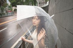 乃木坂46・渡辺みり愛、1st写真集より思い出の地“乃木坂”で撮影したエモーショナルなカットを解禁