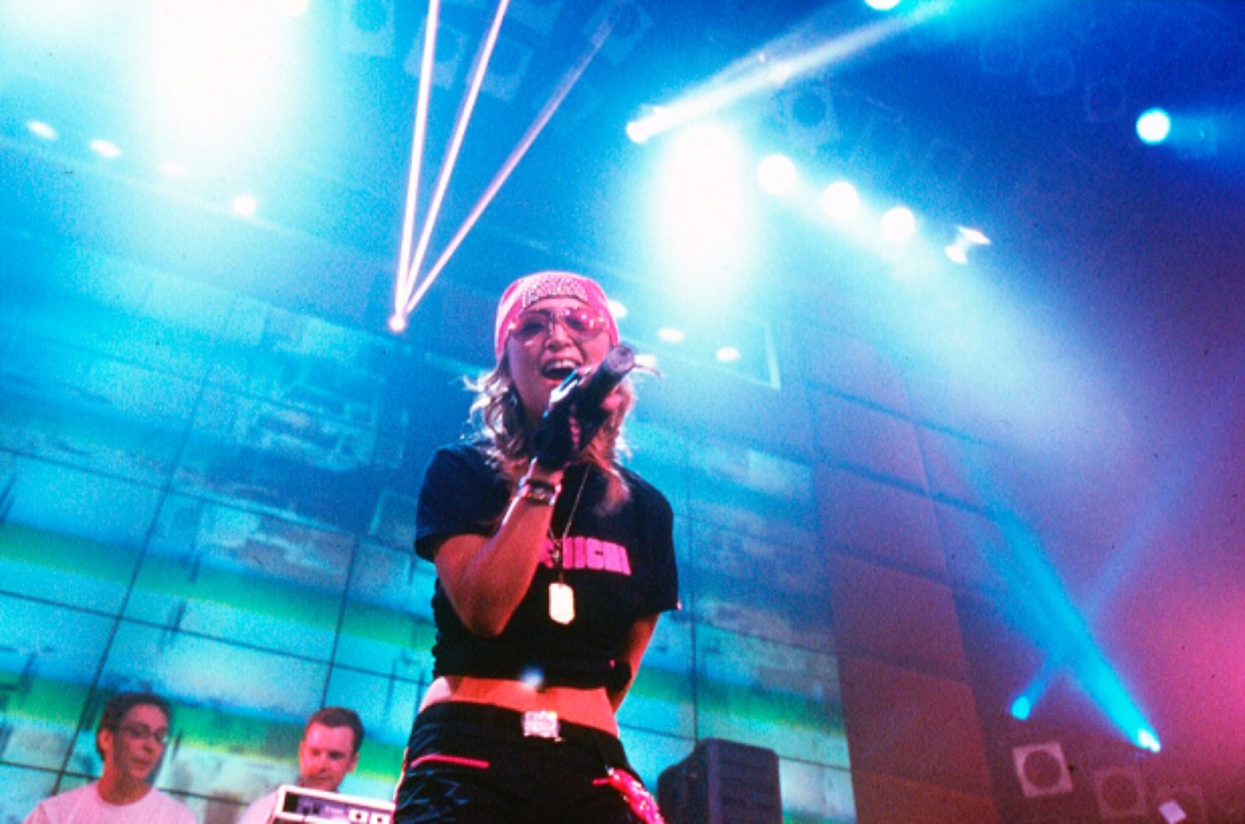 浜崎あゆみ、20年前の貴重なショット！ 2001年の『ayu trance』リリースパーティ写真公開