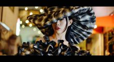 “ワンワンダンス”が話題に！ アイナ・ジ・エンド（BiSH）、新EP収録「ZOKINGDOG」MV公開 - 画像一覧（4/4）