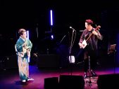 上妻宏光、三味線人生約40年の集大成となるソロデビュー20周年特別公演で全18曲を熱演 - 画像一覧（3/10）