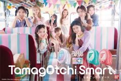 NiziU出演！ “たまごっちスマート”新CM「たまごっちつれて、どこいこう！」篇が本日からオンエア