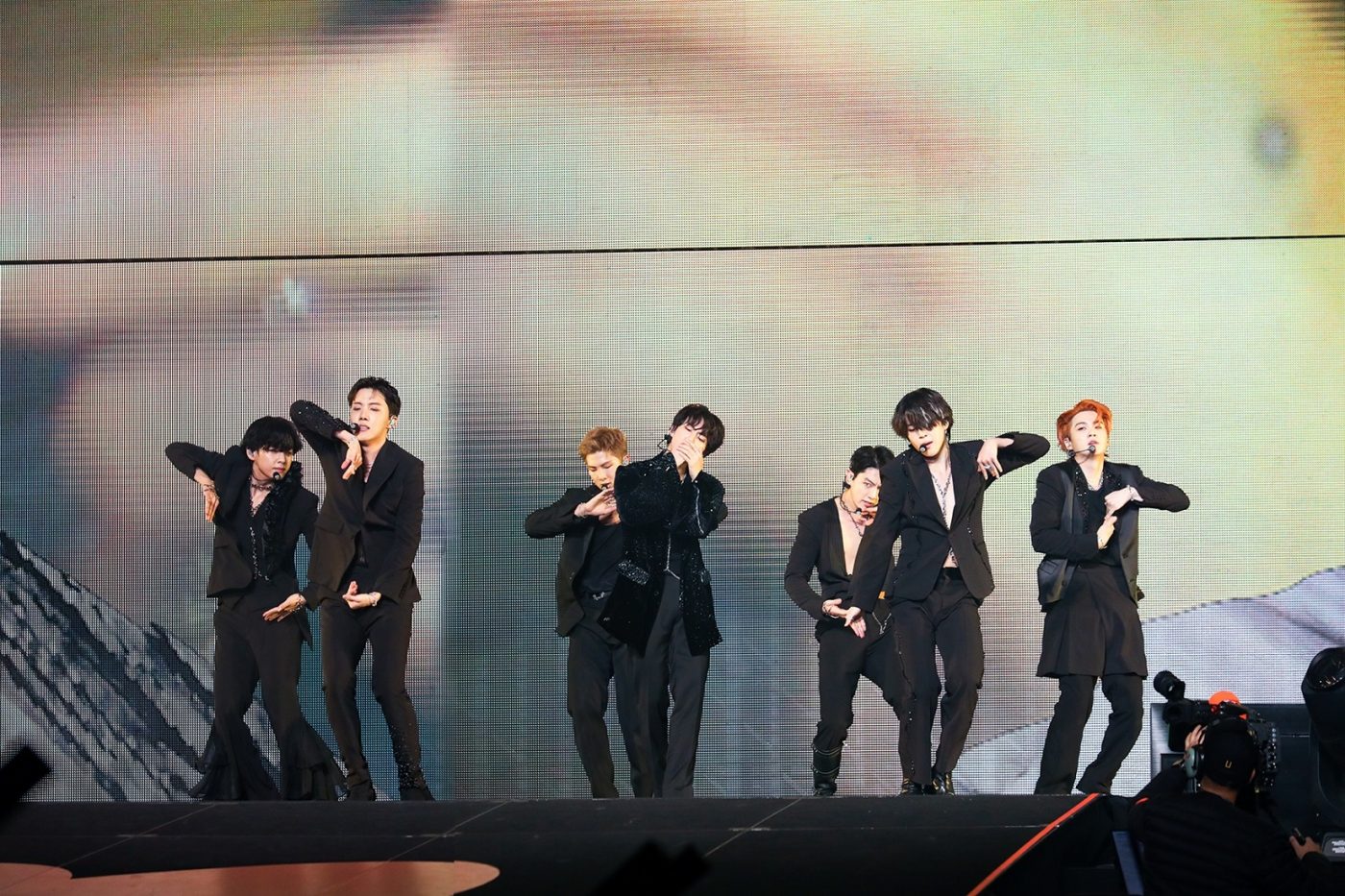 BTS、有観客で行われたLA公演のハイライト映像を公開！