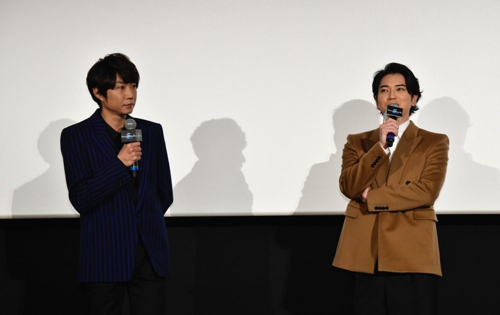 相葉雅紀、松本潤、二宮和也、櫻井翔が、“嵐のデビュー日”に劇場に登壇