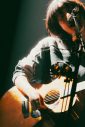 新曲「ハート」も初披露！ あいみょん、デビュー記念日に日本武道館で弾き語りワンマンライブを開催 - 画像一覧（1/8）