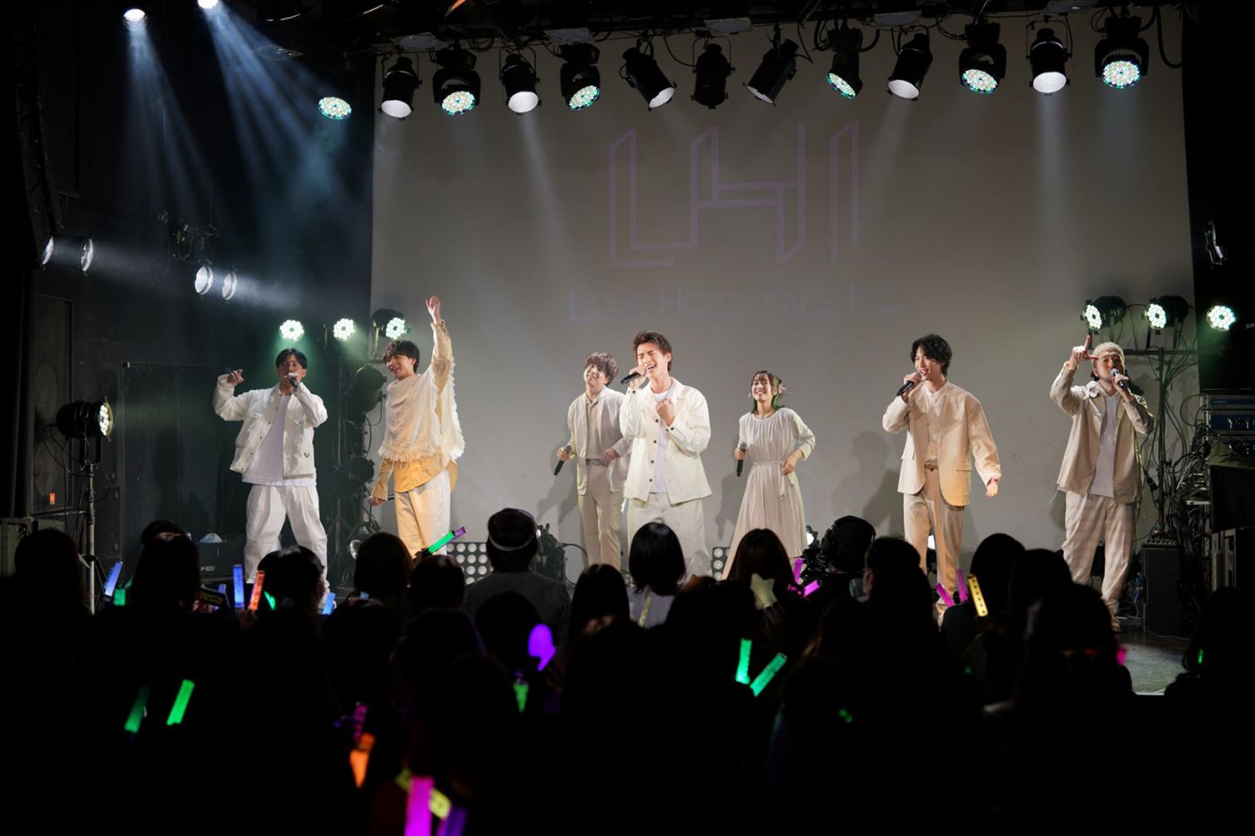 Love Harmony’s, Inc.、念願の初有観客ライブ開催！「この日を待ちわびていました!!」（坂田隆一郎）