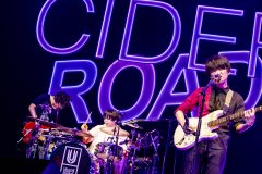 UNISON SQUARE GARDEN、『CIDER ROAD』リバイバルツアーより札幌公演の映像を一部公開