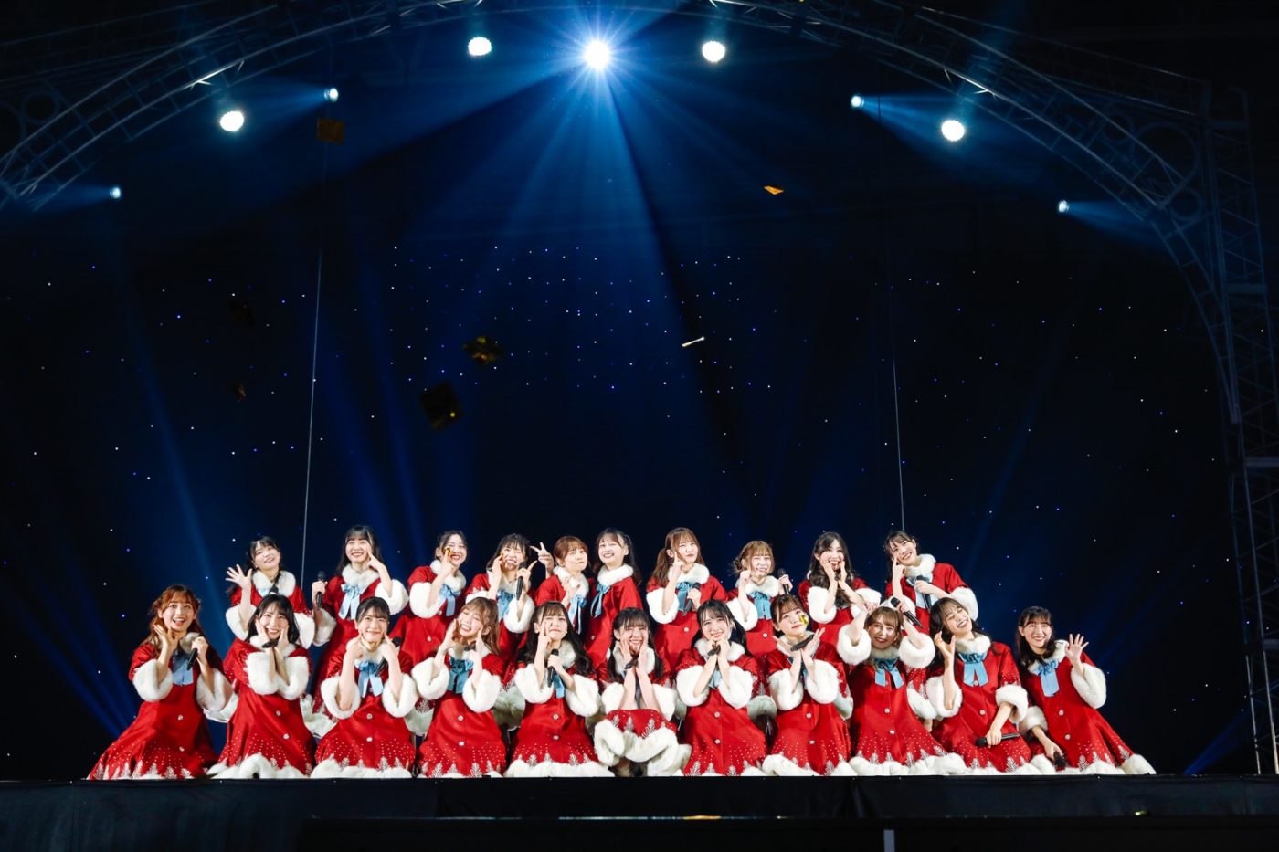 日向坂46、恒例のクリスマスライブ『ひなくり2021』で念願の東京ドーム公演の開催を発表