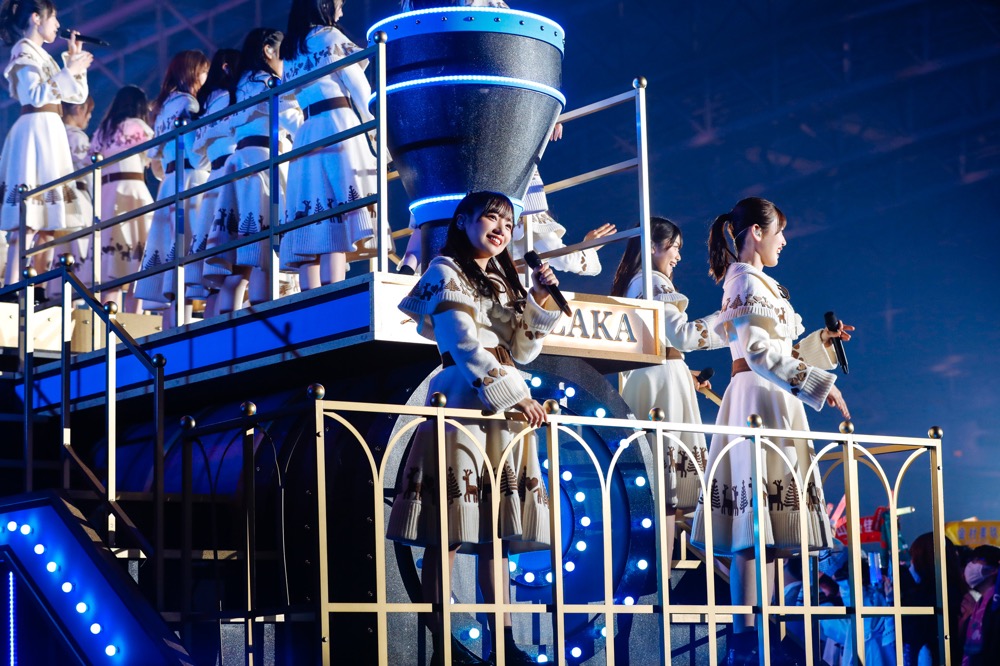 日向坂46、恒例のクリスマスライブ『ひなくり2021』で念願の東京ドーム公演の開催を発表 - 画像一覧（18/28）