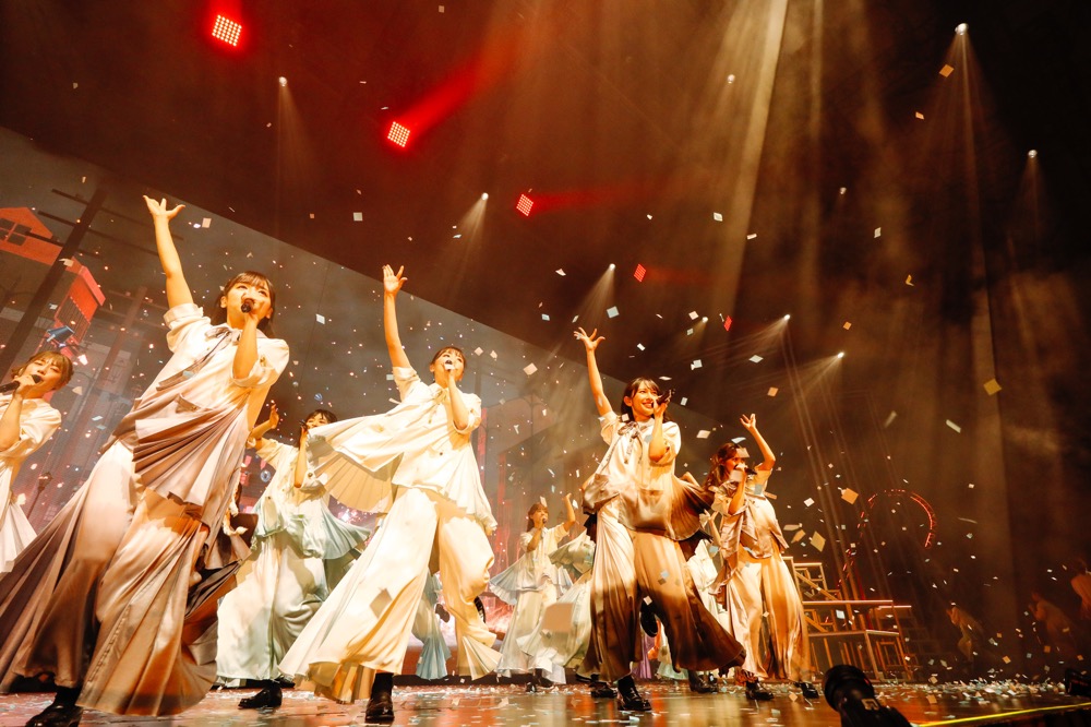 日向坂46、恒例のクリスマスライブ『ひなくり2021』で念願の東京ドーム公演の開催を発表 - 画像一覧（15/28）