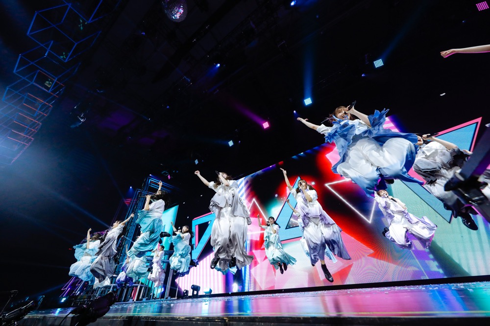 日向坂46、恒例のクリスマスライブ『ひなくり2021』で念願の東京ドーム公演の開催を発表 - 画像一覧（12/28）