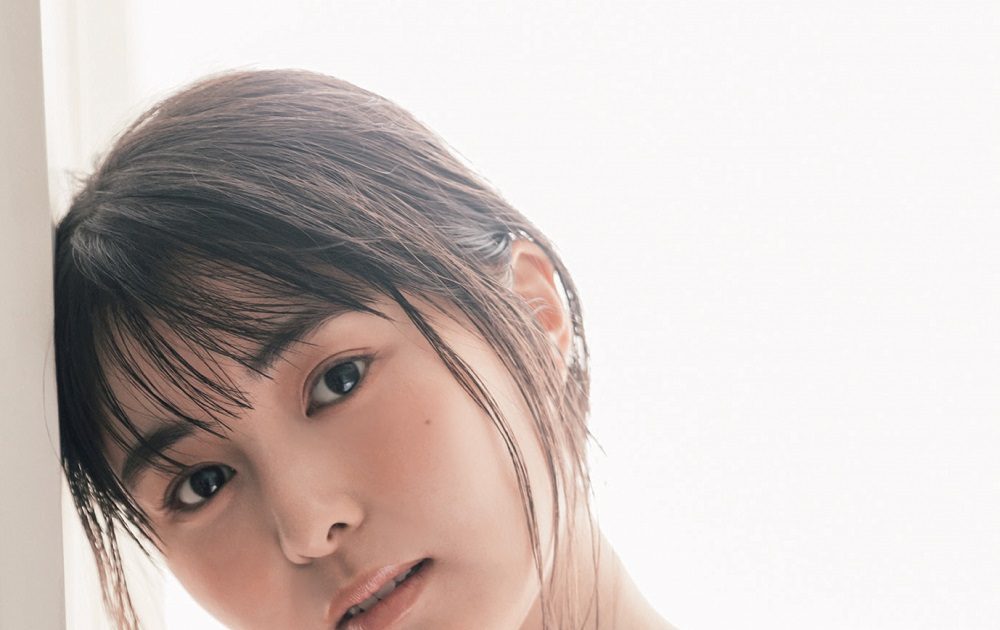 美貌と愛嬌を兼ね備えた乃木坂46・早川聖来が人生初ソロ表紙 – 画像