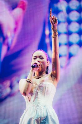 Awich、初武道館公演で圧巻のステージを披露！「ヒップホップに感謝」