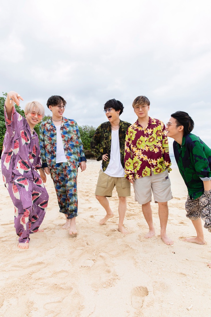 Da-iCE、沖縄で撮影した超ビッグボリューム全240ページの写真集『+REVERSi』発売決定