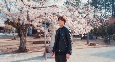Qyoto、桜が咲き誇る春の京都・真如堂＆大覚寺で撮影した「花時雨」MV公開 - 画像一覧（14/14）
