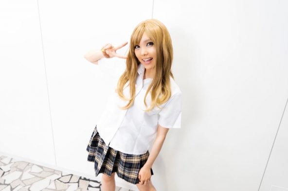 スピラ・スピカ、24時間生配信企画を完走！ボーカルの幹葉が“ギャルメイク”に挑戦するコーナーも