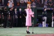 加藤ミリヤ、読売ジャイアンツ公式戦で国歌独唱！「何度歌わせていただいても背筋が伸びます」 - 画像一覧（1/4）