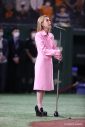 加藤ミリヤ、読売ジャイアンツ公式戦で国歌独唱！「何度歌わせていただいても背筋が伸びます」 - 画像一覧（3/4）