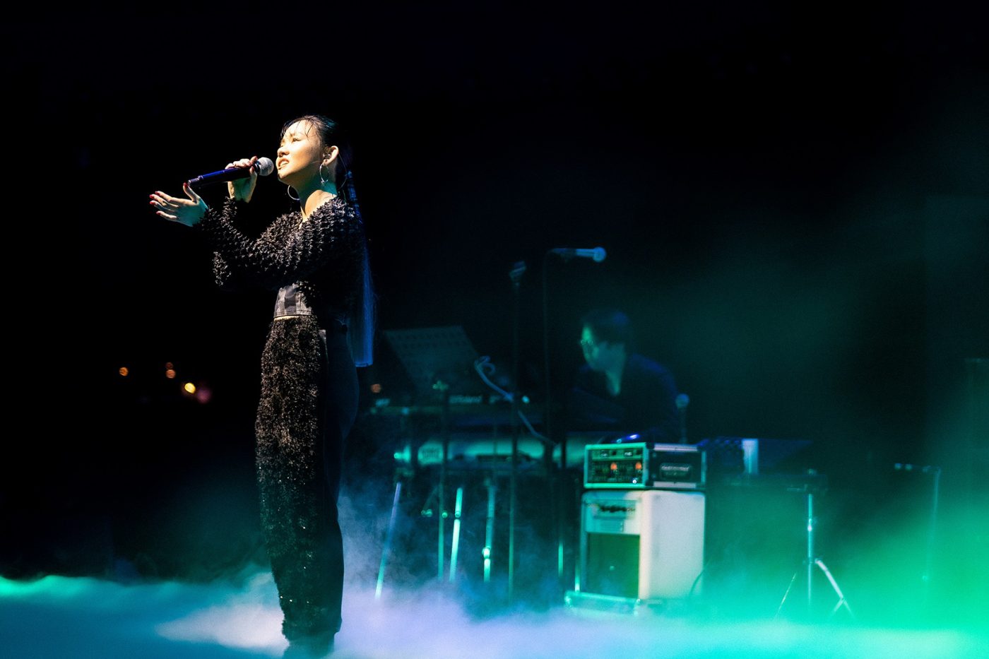 遥海、世界各国の一流スケーターたちのパフォーマンスとともに新曲「ZONE」を初歌唱 - 画像一覧（1/4）