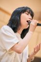 のん、配信ライブ『のんおうちで観るライブ』が2周年！早着替え対決も実施 - 画像一覧（4/12）