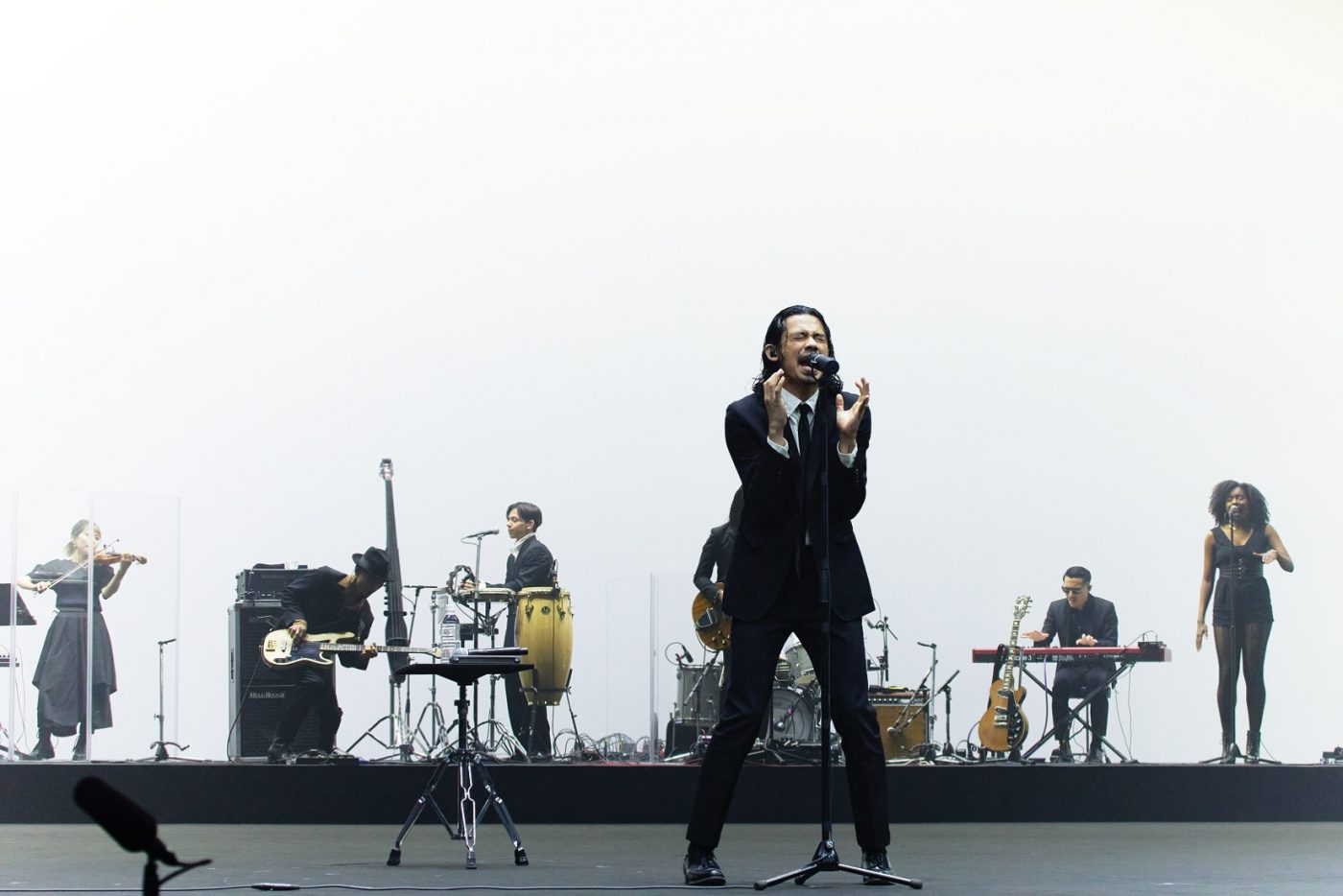 初の有観客ライブ『INSIDE THE FIRST TAKE』レポート。miwa、Creepy Nutsらが一発撮りで音楽と向き合った2日間 - 画像一覧（1/37）