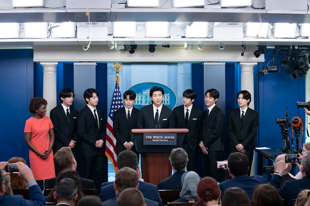 BTS、ホワイトハウスでバイデン米大統領と歓談！ 韓国アーティスト初 - 画像一覧（2/5）