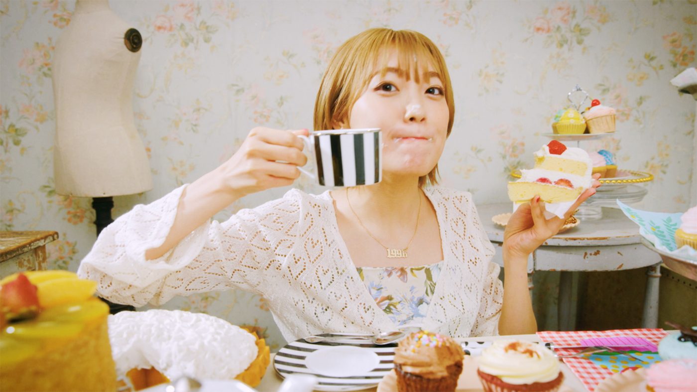 斉藤朱夏、“やんちゃかわいい”を詰め込んだ「イッパイアッテナ」MV公開 - 画像一覧（1/11）