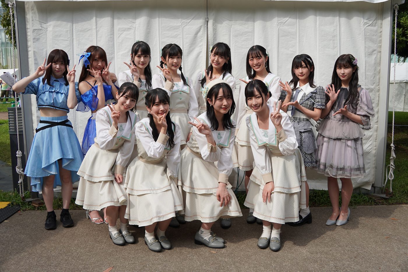 STU48、平和への願いを込めて広島ゆかりのアイドルたちと「花は誰のもの？」を披露 - 画像一覧（11/11）