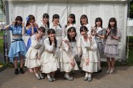 STU48、平和への願いを込めて広島ゆかりのアイドルたちと「花は誰のもの？」を披露 - 画像一覧（1/11）