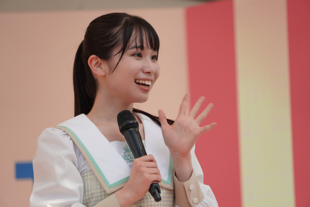 STU48、平和への願いを込めて広島ゆかりのアイドルたちと「花は誰のもの？」を披露 - 画像一覧（6/11）