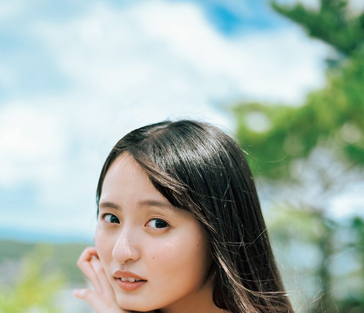 乃木坂46・遠藤さくら、約2年ぶりに表紙を飾る『B.L.T.』で清涼感