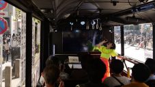 眉村ちあき、新宿・渋谷を走行中のバス車内で熱唱！ 白熱のライブバス イベントレポート到着 - 画像一覧（6/20）