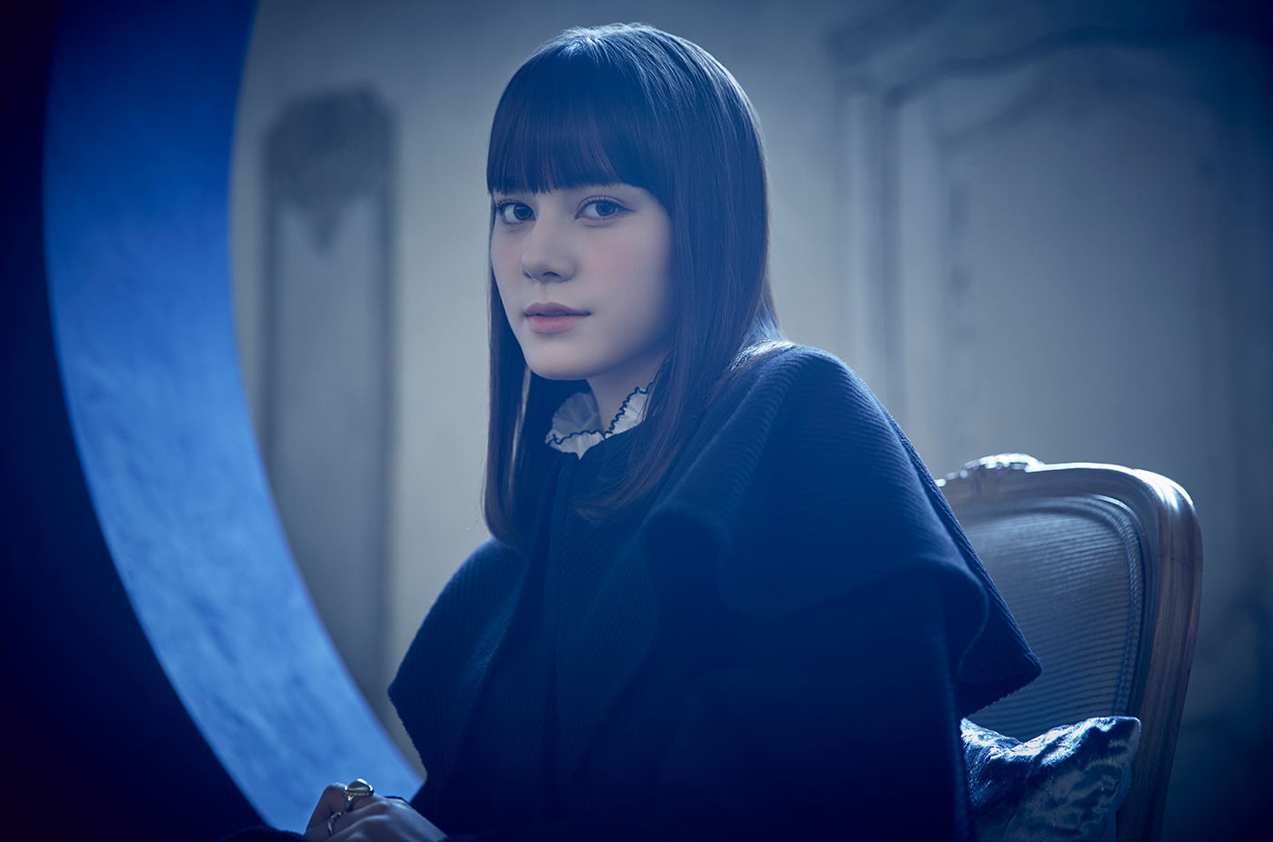 NINA(ニナ)- NiziU「Blue Moon」アーティスト写真