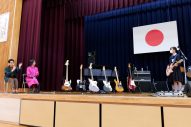 ハマ・オカモト（OKAMOTO’S）×Rei、フェンダーのイベントで中学生に音楽の特別レッスン！スペシャルセッションも披露 - 画像一覧（9/12）