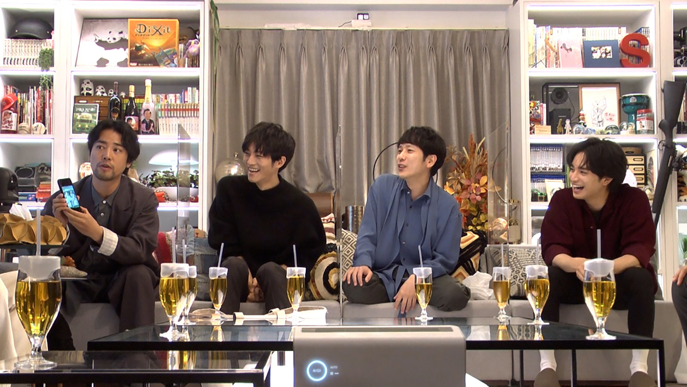 『櫻井・有吉THE夜会』で、二宮和也、松坂桃李、桐谷健太、中島健人が「利き手じゃないほうでお絵描き対決」