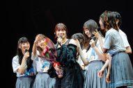 日向坂46、年末恒例のクリスマスライブでファンを魅了！「おひさまの皆さん、メリーひなクリスマスー！」 - 画像一覧（33/34）