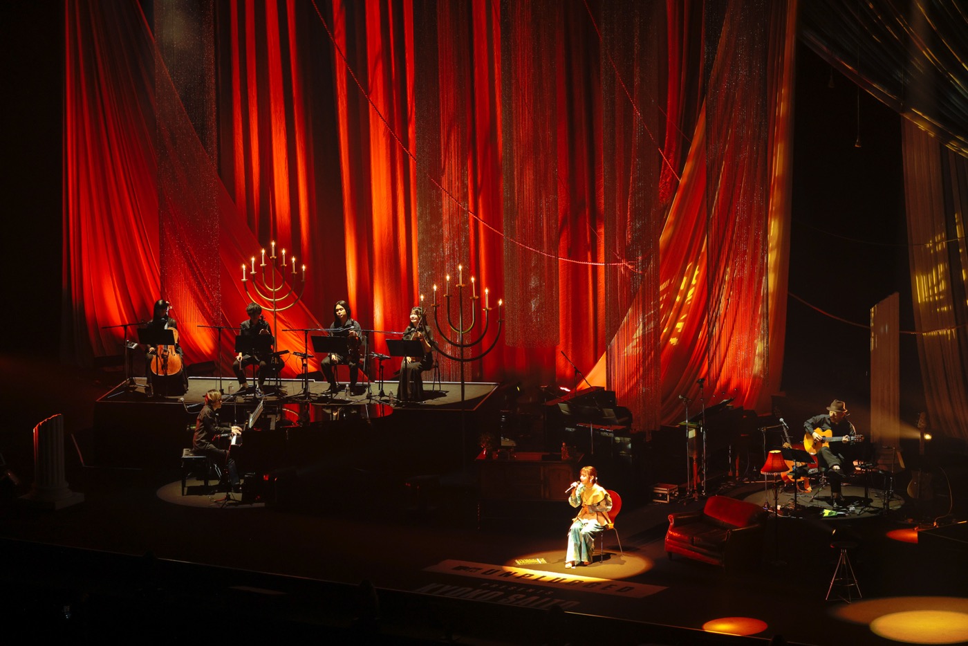 【レポート】日向坂46・齊藤京子、『MTV Unplugged』で圧巻のソロステージを披露！ 多彩なカバーに加えて、自身のソロ曲＆センター曲も歌唱 - 画像一覧（2/3）