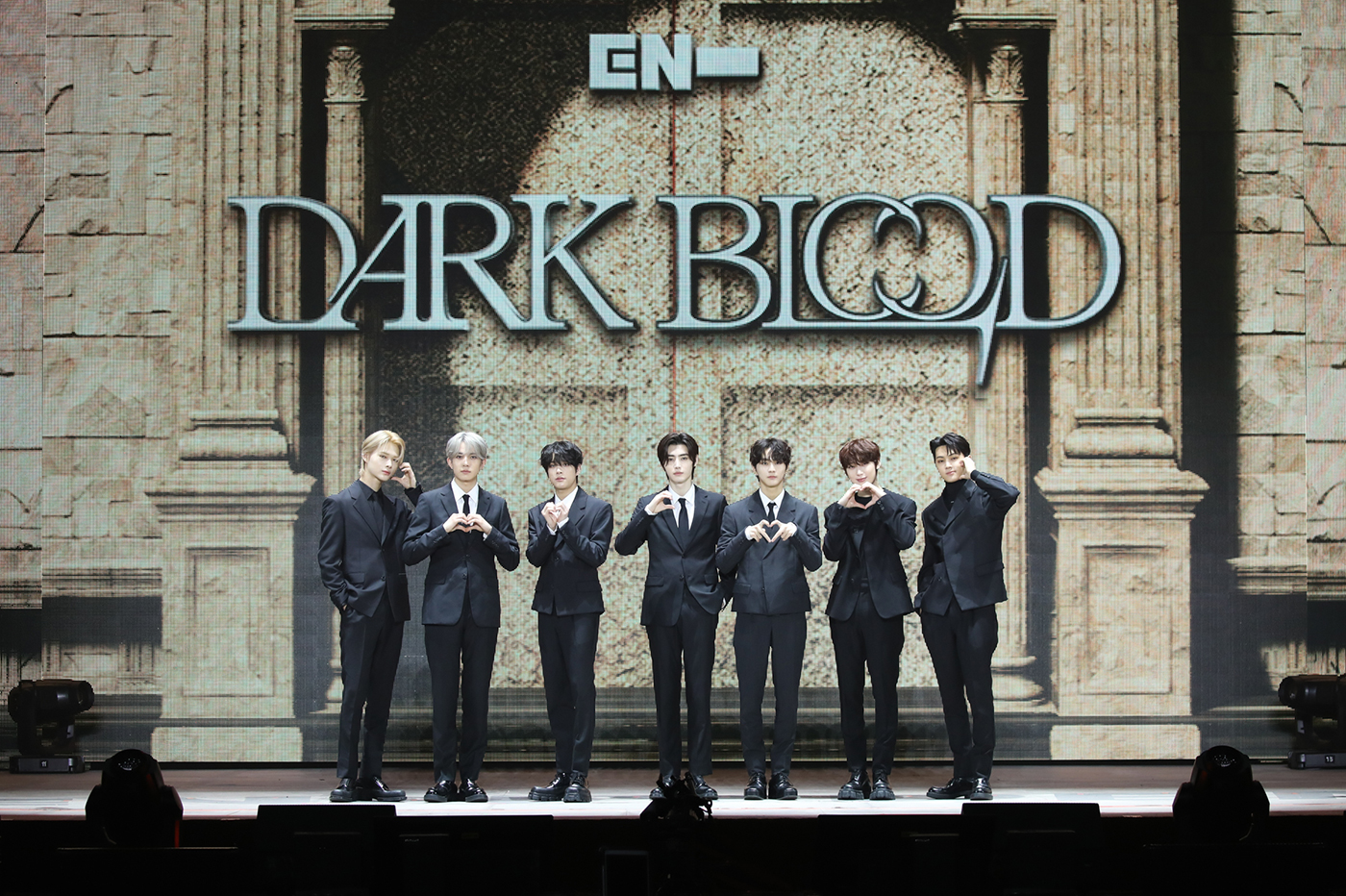 ENHYPEN 4th Mini Album『DARK BLOOD』メディアショーケース写真1