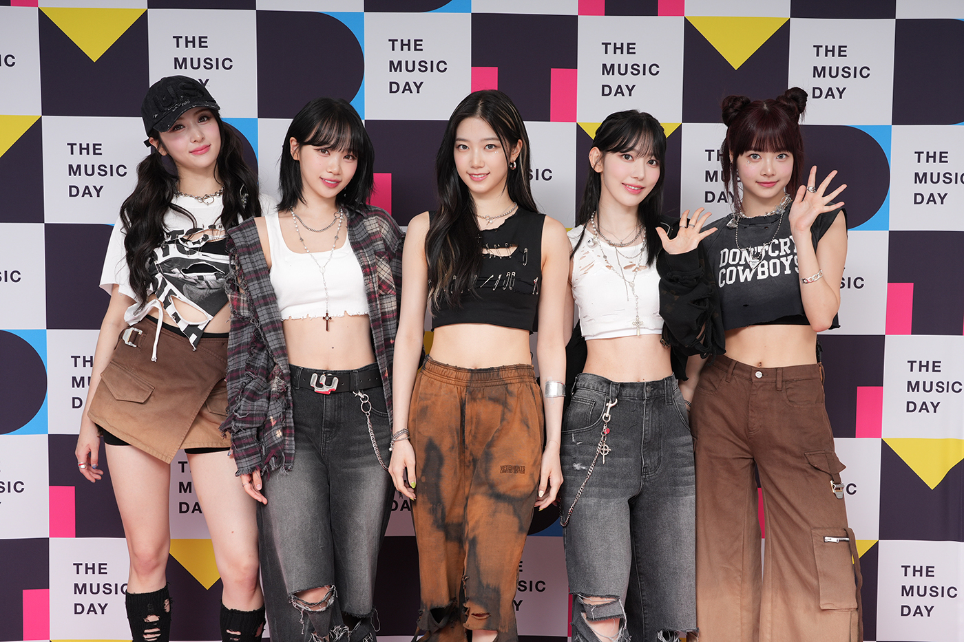 このあと『THE MUSIC DAY 2023』で本田真凜とのコラボステージを披露！ LE SSERAFIM、本番当日コメントが到着