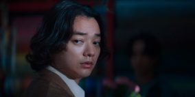 マカロニえんぴつ、染谷将太を主演に迎えた「悲しみはバスに乗って」MV公開