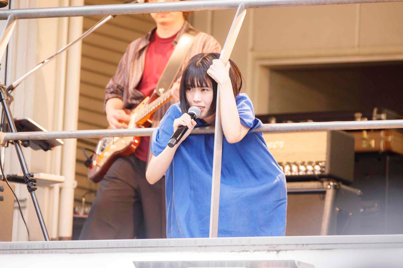 【ライブレポート】アイナ・ジ・エンド、大阪でゲリラライブを開催！「今日はキリエとして来ました」 - 画像一覧（8/12）