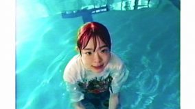 リーガルリリー新曲「泳いでゆけたら」MV公開！ たかはしほのかが水中でギターをプレイ