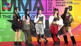 『MMA2023』レッドカーペットにNewJeans、imaseらが登場！「今日準備してきたステージを楽しみにしてほしいです！」（NewJeansヘリン）