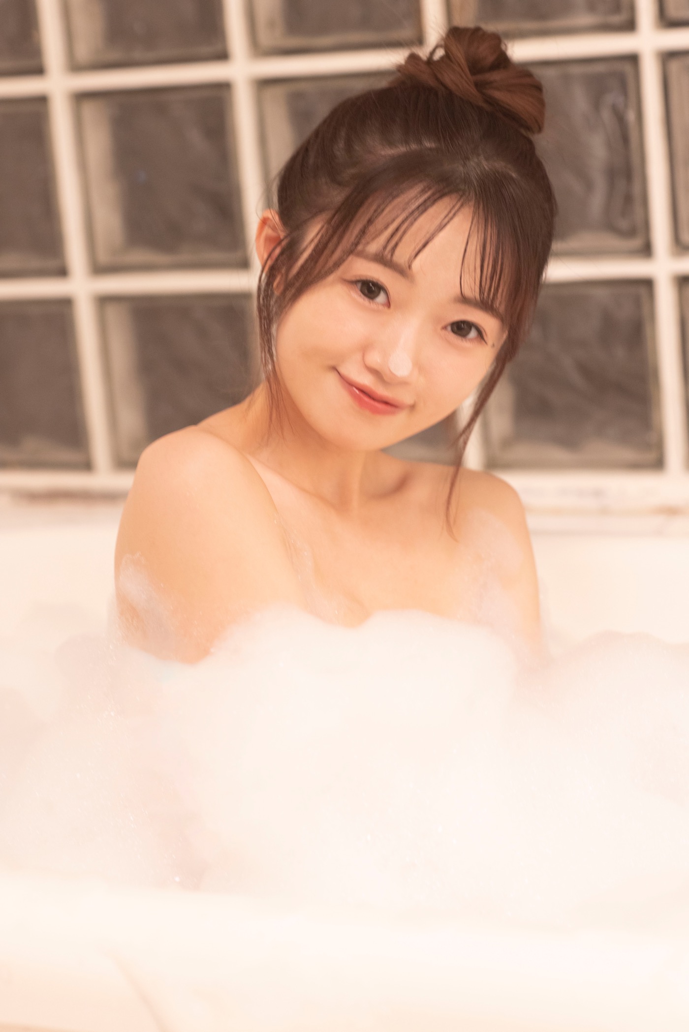 NGT48 期待の新星・北村優羽、初の水着グラビアオフショットを公開！ テーマは“銭湯の彼女” - 画像一覧（2/2）